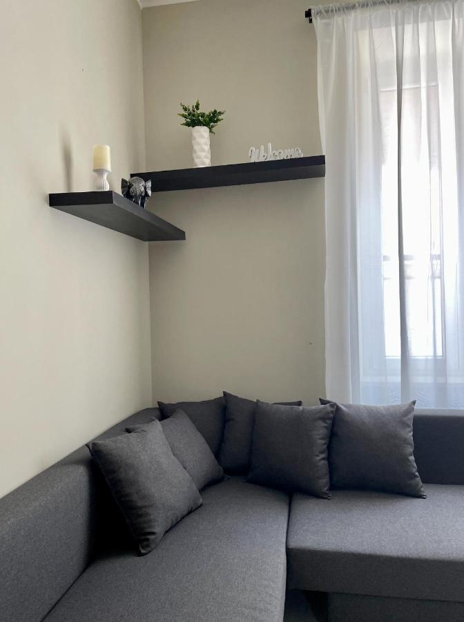 Grey Apartment Caiazzo Exterior foto